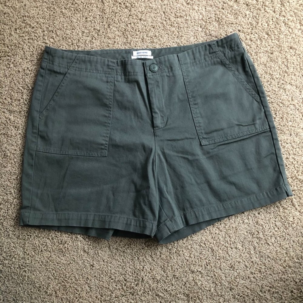 Dockers Mid Rise Curvy Shorts